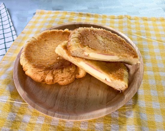 ハムチーズメロンパン 写真2
